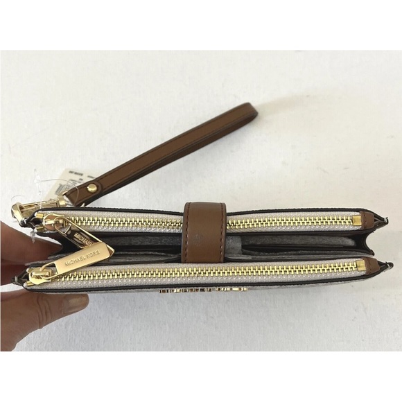 New Michael Kors Jet Set Travel Double zip wallet Signature Vanilla - Picture 4 of 6